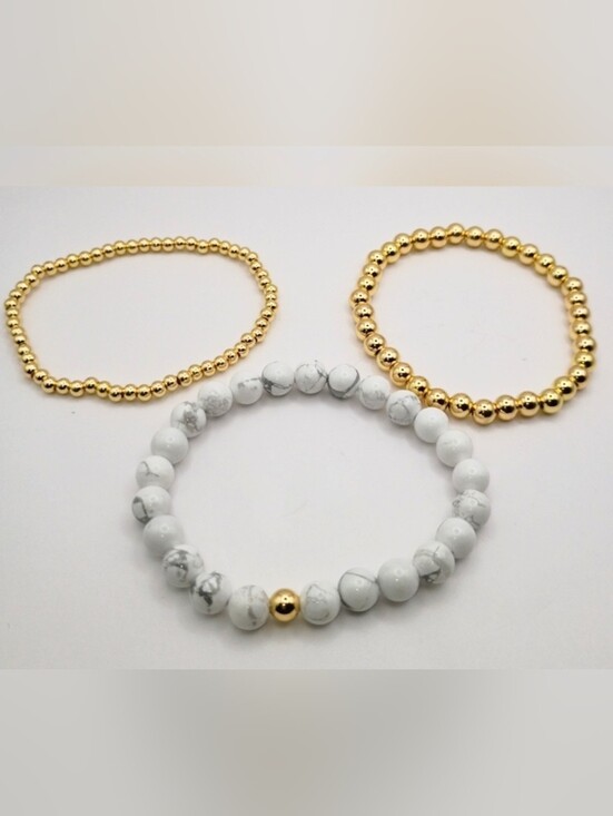 Douvei Other - Men's White Howlite & Gold Beaded Bracelet Set